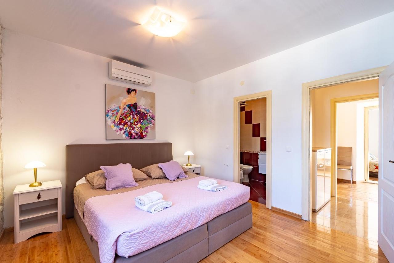 Case de vacanță Castello Rezidence *